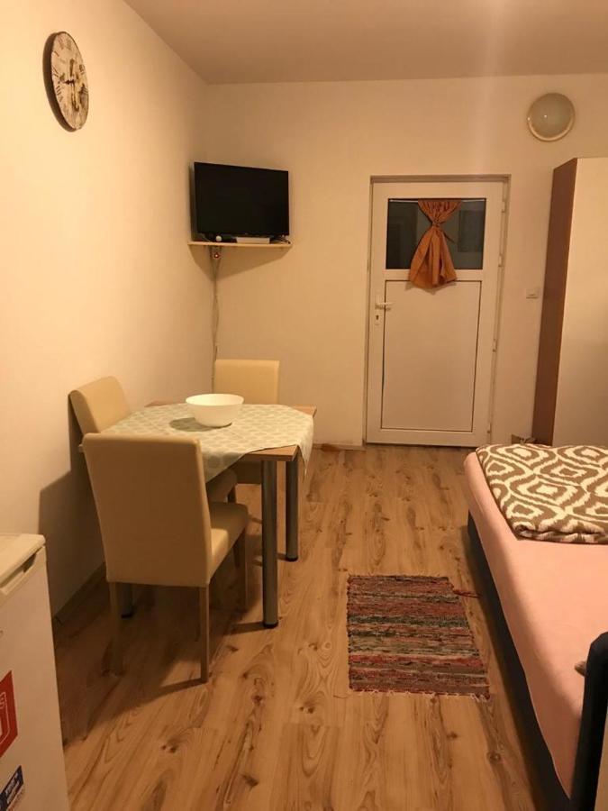 שמריקה Studio Apartments Mt מראה חיצוני תמונה