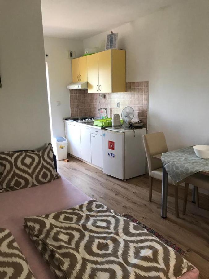 שמריקה Studio Apartments Mt מראה חיצוני תמונה