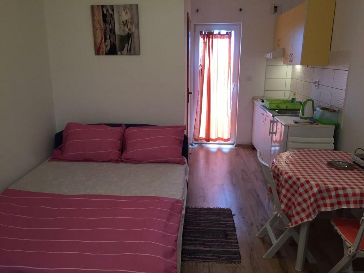שמריקה Studio Apartments Mt מראה חיצוני תמונה