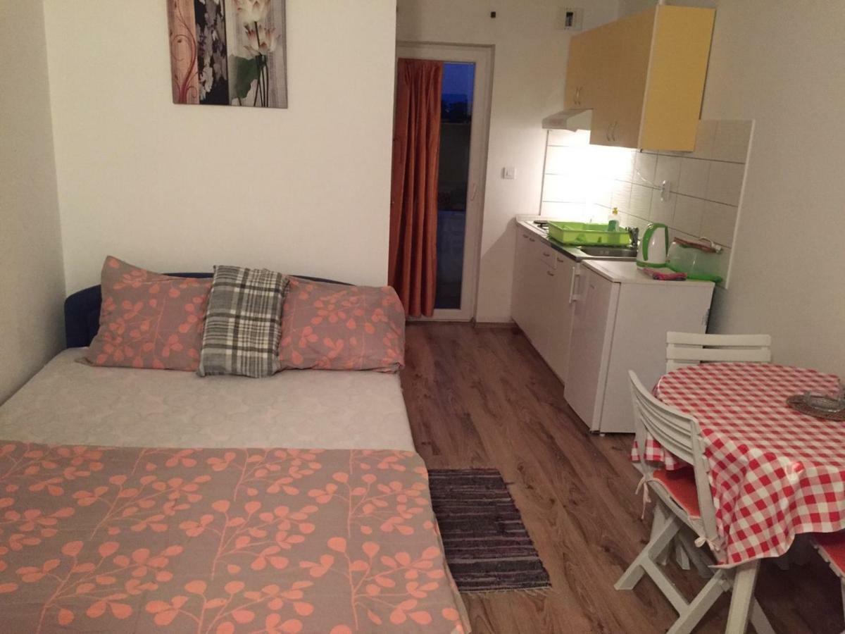 שמריקה Studio Apartments Mt מראה חיצוני תמונה